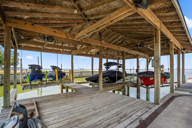 415 Pine Brook Drive, Livingston, TX 77351