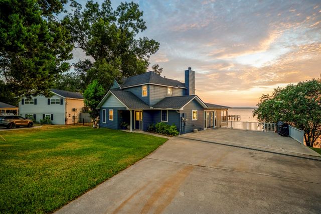 415 Pine Brook Drive, Livingston, TX 77351