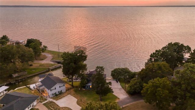 415 Pine Brook Drive, Livingston, TX 77351