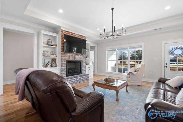 550 Plantation Point, Scottsboro, AL 35769