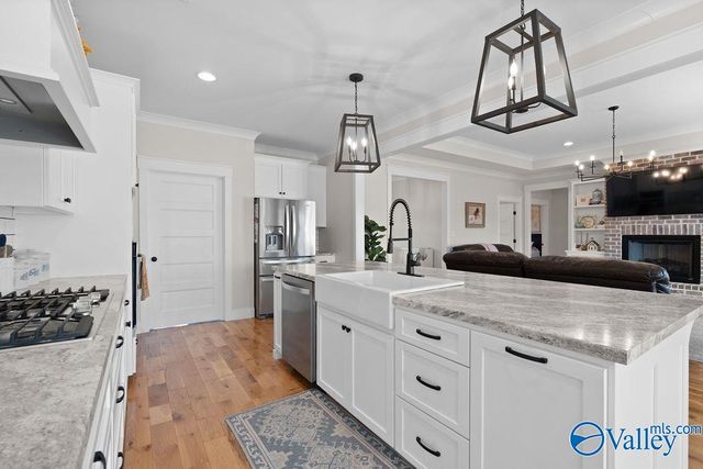 550 Plantation Point, Scottsboro, AL 35769