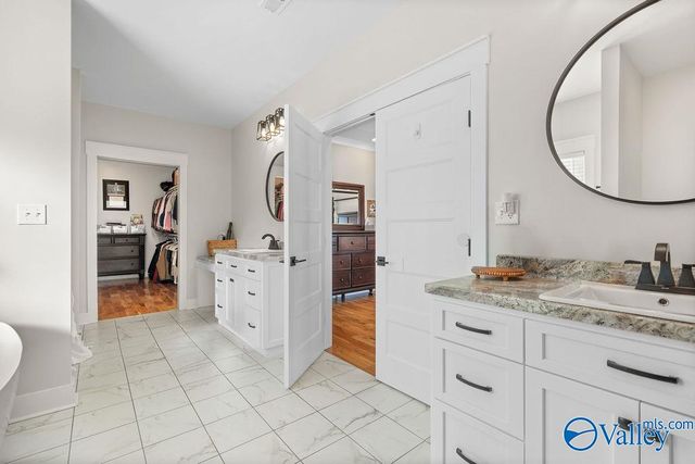 550 Plantation Point, Scottsboro, AL 35769