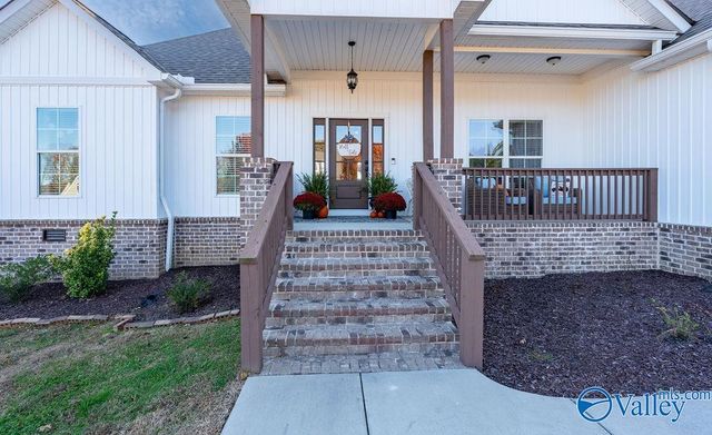 550 Plantation Point, Scottsboro, AL 35769