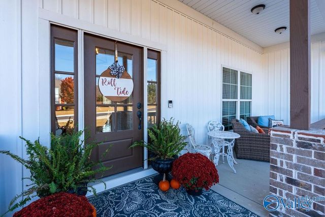 550 Plantation Point, Scottsboro, AL 35769