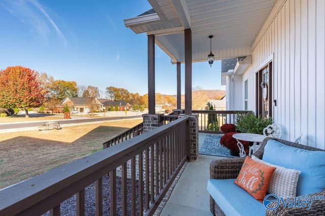 550 Plantation Point, Scottsboro, AL 35769