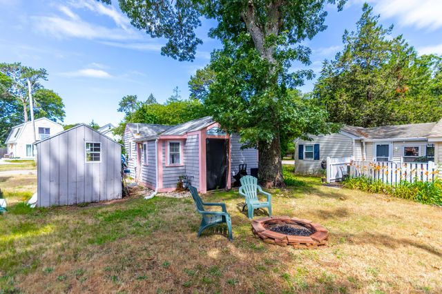 9 Bells Neck Road APT 5, West Harwich, MA 02671