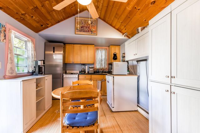 9 Bells Neck Road APT 5, West Harwich, MA 02671