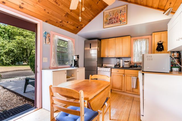 9 Bells Neck Road APT 5, West Harwich, MA 02671
