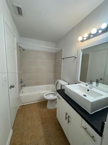 3400 N Pinewalk Drive N 924, Margate, FL 33063