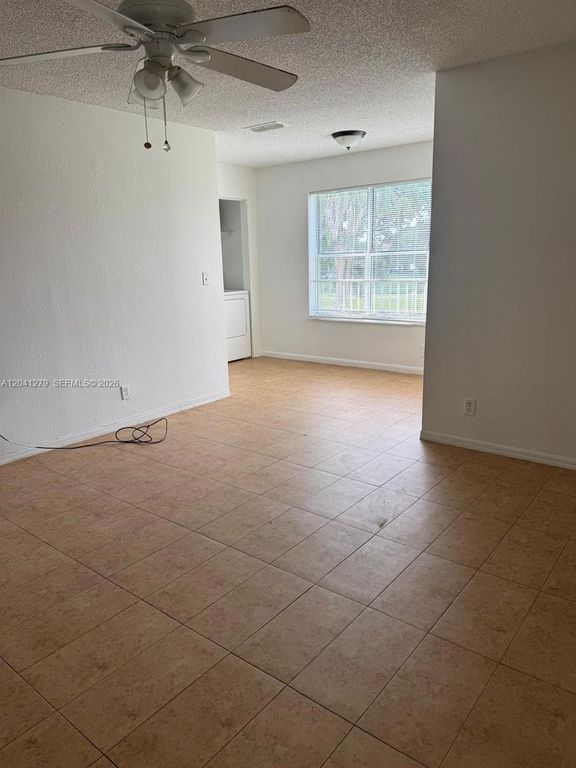 3400 N Pinewalk Drive N 924, Margate, FL 33063