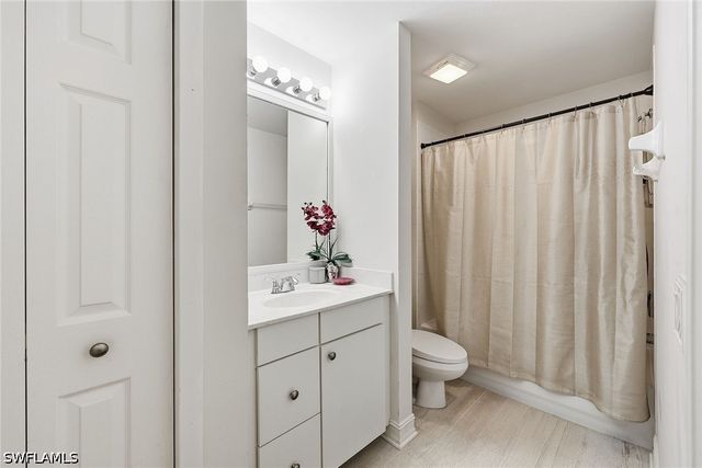 1886 Tarpon Bay DR S 204, Naples, FL 34119