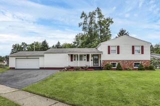 819 Hunt Valley Drive, Reynoldsburg, OH 43068