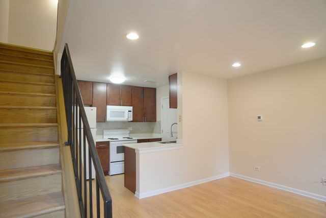 1263 Wyndham Lane 102, Palatine, IL 60074