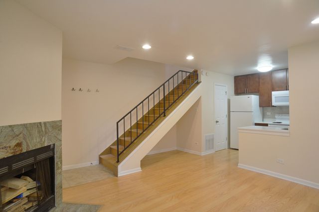 1263 Wyndham Lane 102, Palatine, IL 60074
