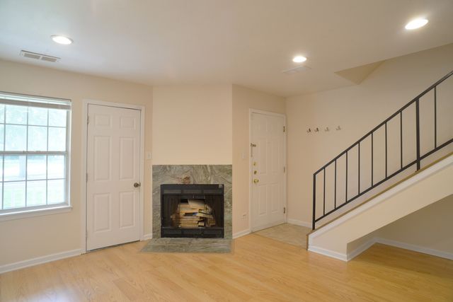 1263 Wyndham Lane 102, Palatine, IL 60074