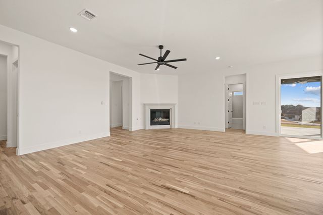 412 Caprock Lane, Reno, TX 76020