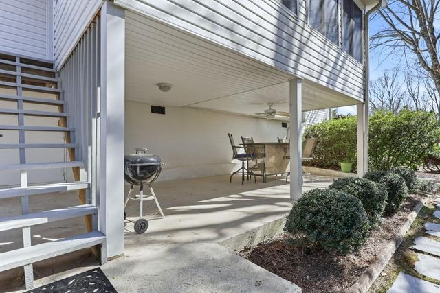 5551 Chestnut Creek Lane, Flowery Branch, GA 30542