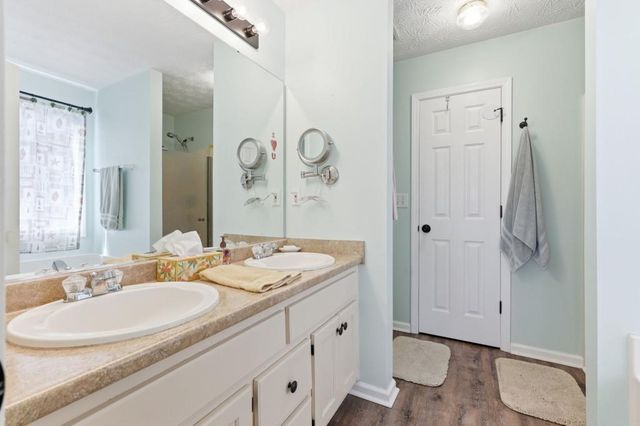 5551 Chestnut Creek Lane, Flowery Branch, GA 30542