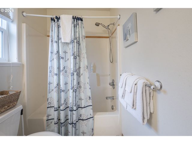 7850 PINE BEACH Loop, Rockaway Beach, OR 97136