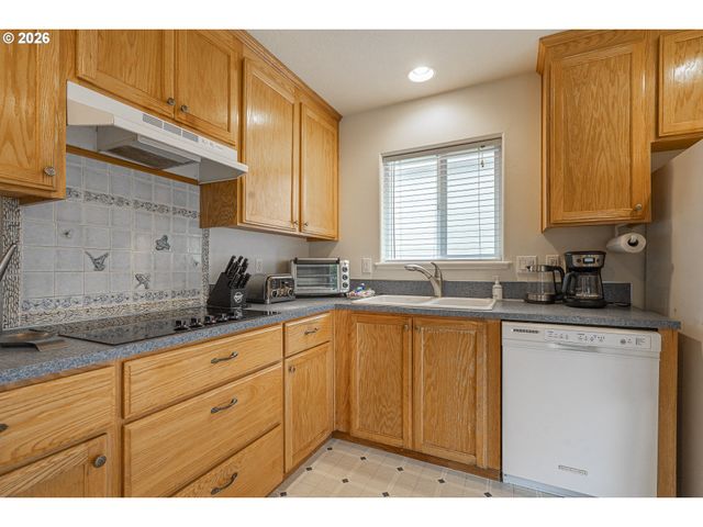 7850 PINE BEACH Loop, Rockaway Beach, OR 97136