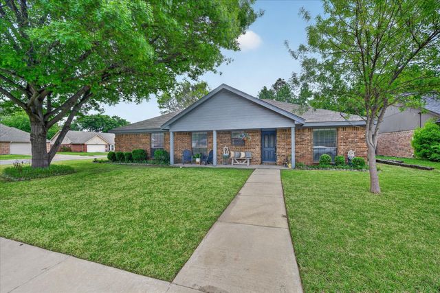 300 Cindy Court, Keller, TX 76248
