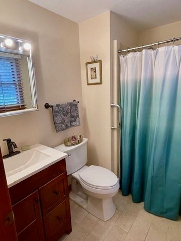 33 Easterly Dr, Sandwich, MA 02537