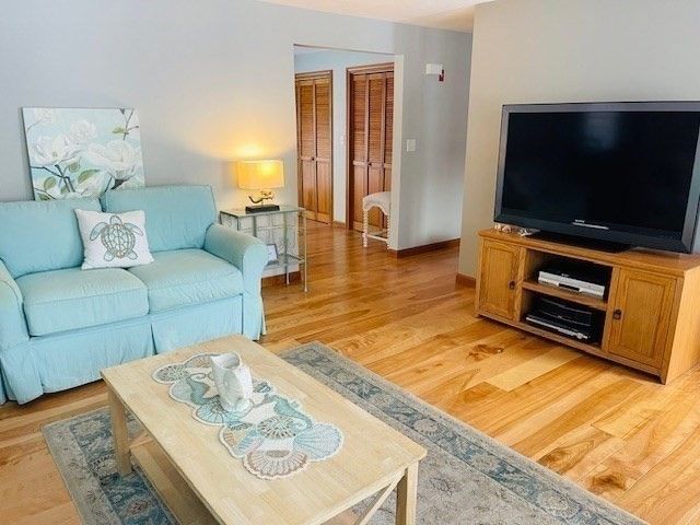 33 Easterly Dr, Sandwich, MA 02537