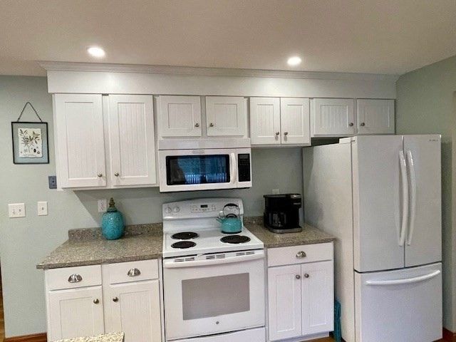 33 Easterly Dr, Sandwich, MA 02537