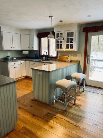 33 Easterly Dr, Sandwich, MA 02537