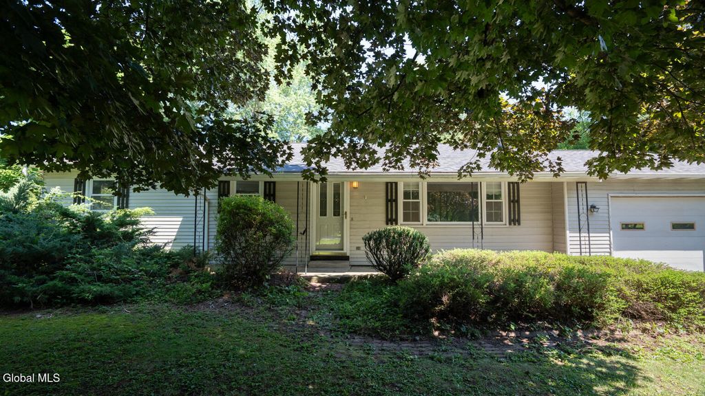 21 Cross Street, Stuyvesant, NY 12106