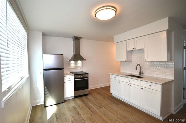 23831 John R Road, Hazel Park, MI 48030