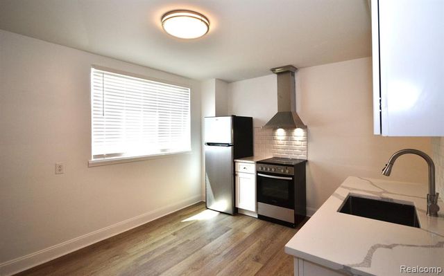 23831 John R Road, Hazel Park, MI 48030