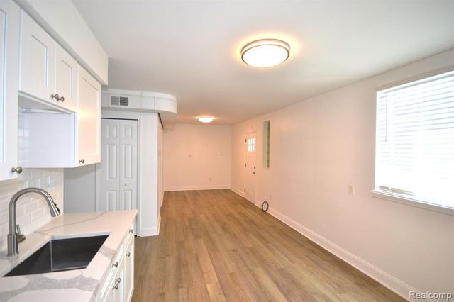 23831 John R Road, Hazel Park, MI 48030