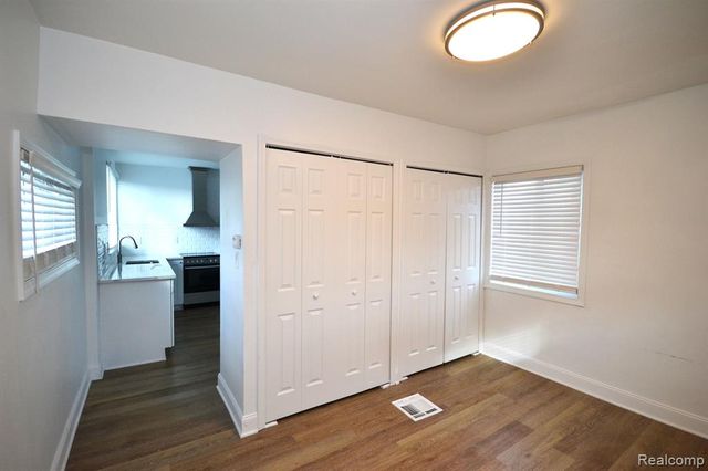 23831 John R Road, Hazel Park, MI 48030