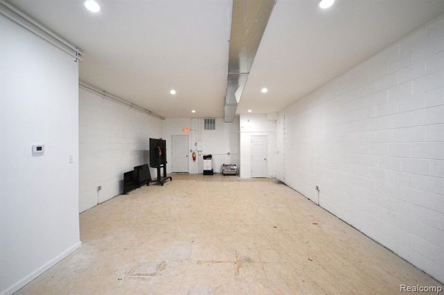 23831 John R Road, Hazel Park, MI 48030