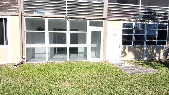 23 Kingswood B, West Palm Beach, FL 33417