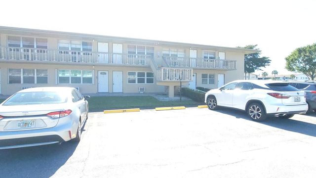 23 Kingswood B, West Palm Beach, FL 33417