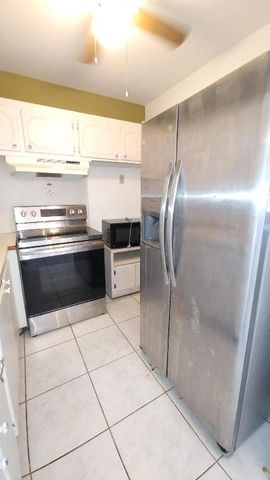 23 Kingswood B, West Palm Beach, FL 33417