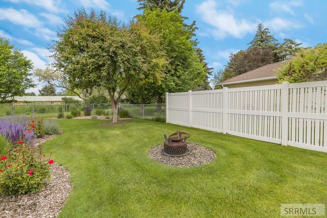 3082 Homestead Lane, Idaho Falls, ID 83404