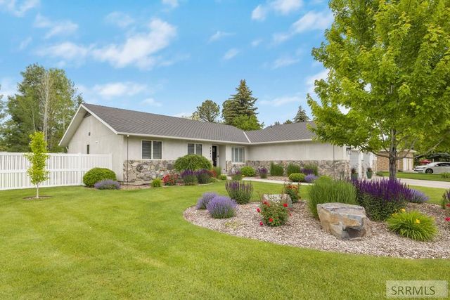 3082 Homestead Lane, Idaho Falls, ID 83404