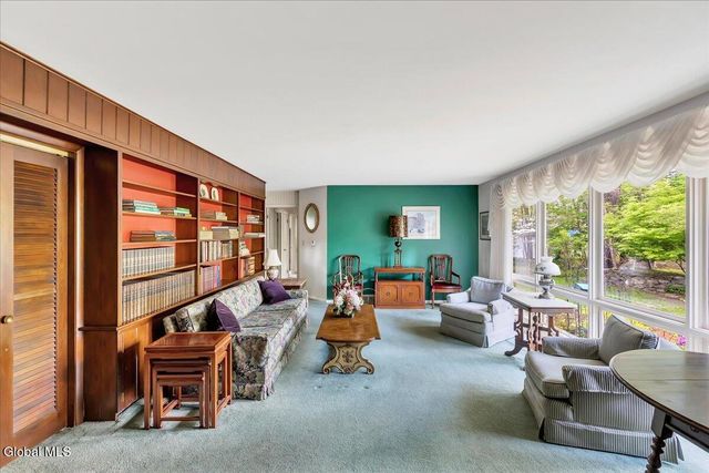 178 Westchester Drive S., Bethlehem, NY 12054
