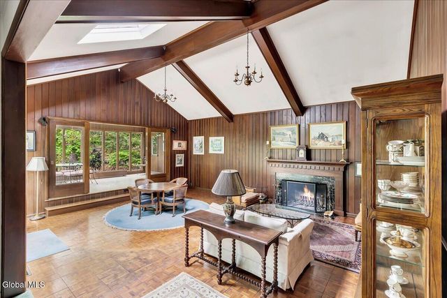 178 Westchester Drive S., Bethlehem, NY 12054