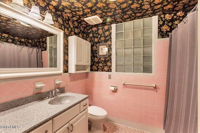 178 Westchester Drive S., Bethlehem, NY 12054