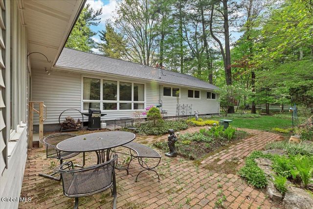 178 Westchester Drive S., Bethlehem, NY 12054