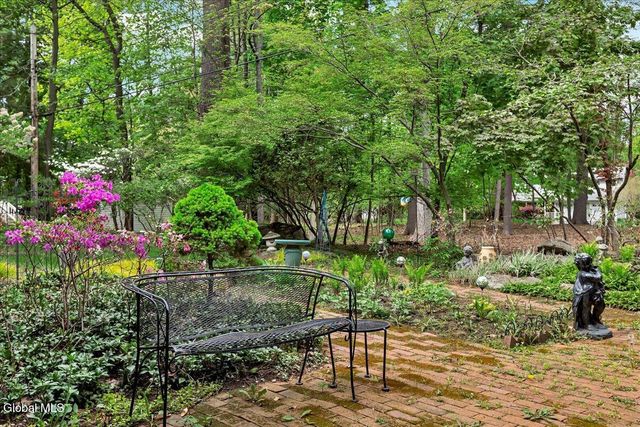 178 Westchester Drive S., Bethlehem, NY 12054