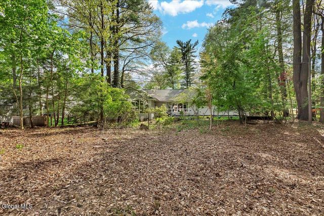 178 Westchester Drive S., Bethlehem, NY 12054