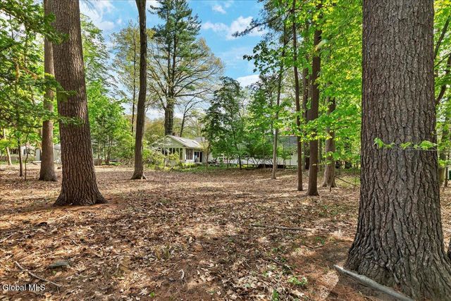 178 Westchester Drive S., Bethlehem, NY 12054
