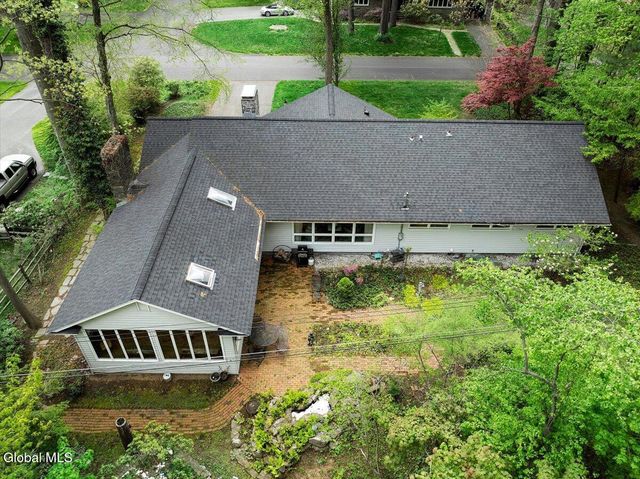 178 Westchester Drive S., Bethlehem, NY 12054