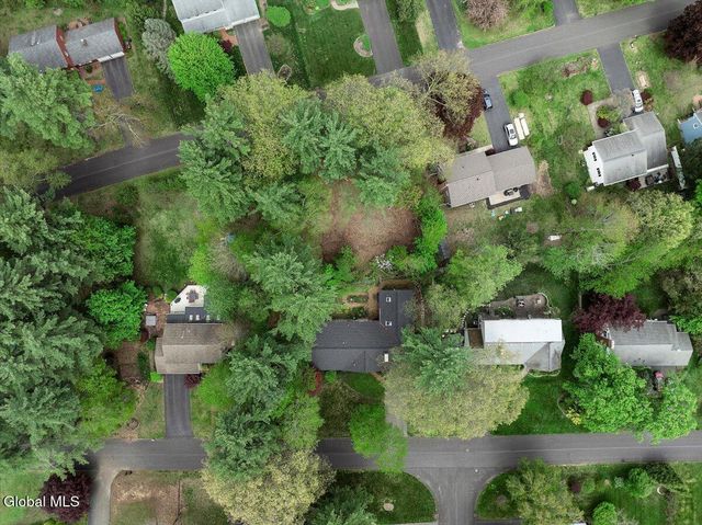 178 Westchester Drive S., Bethlehem, NY 12054