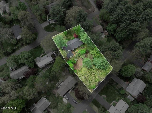 178 Westchester Drive S., Bethlehem, NY 12054